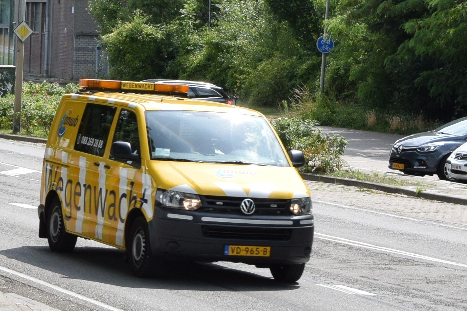 黄色いANWB Wegenwachtのロードサービス車両